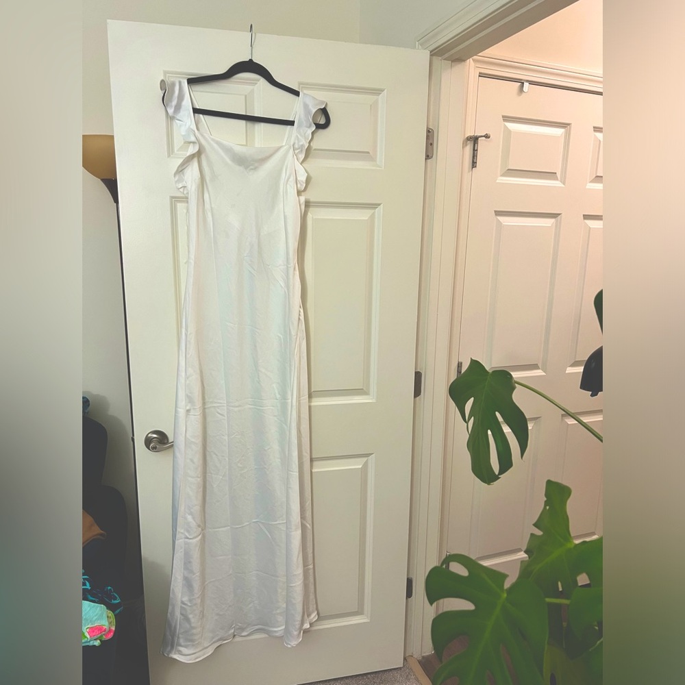 NWT Long White Dress with Adjust tie back, from Francesca’s, Large, BRIDE
